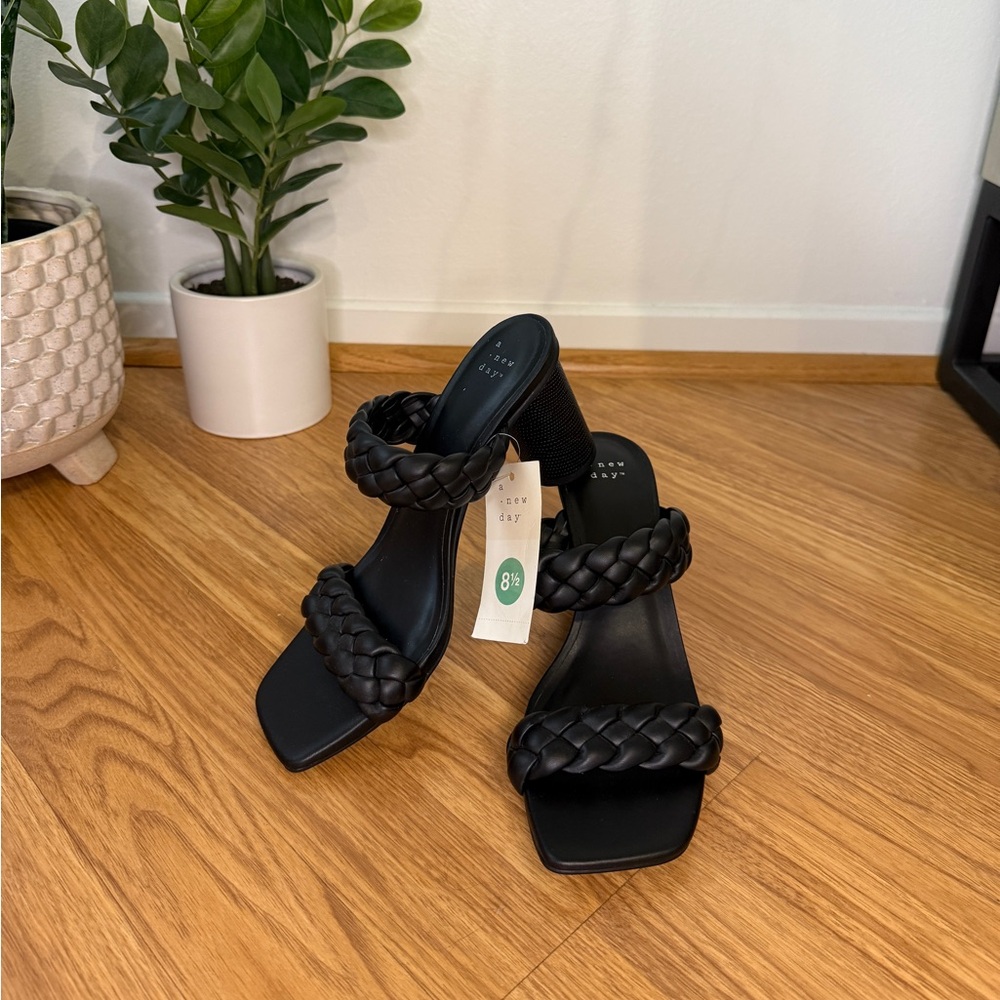 NWT | 8.5 Black “A New Day” Basil Mule Block Braided Heels